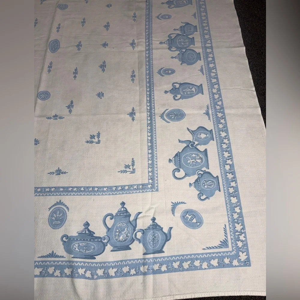 unbranded this tablecloth